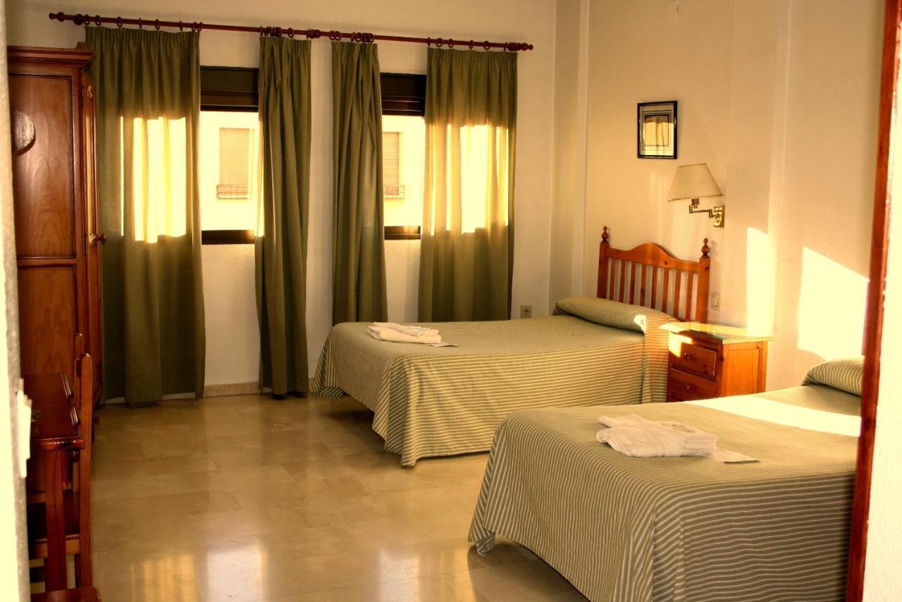 Pension Reina Josefina Santafé Habitación foto